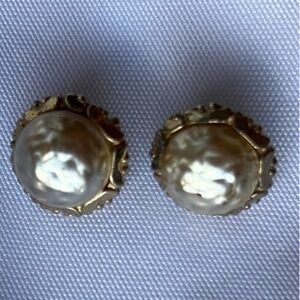 Vintage Miriam Haskell Chanel unSigned Clip On Earrings
